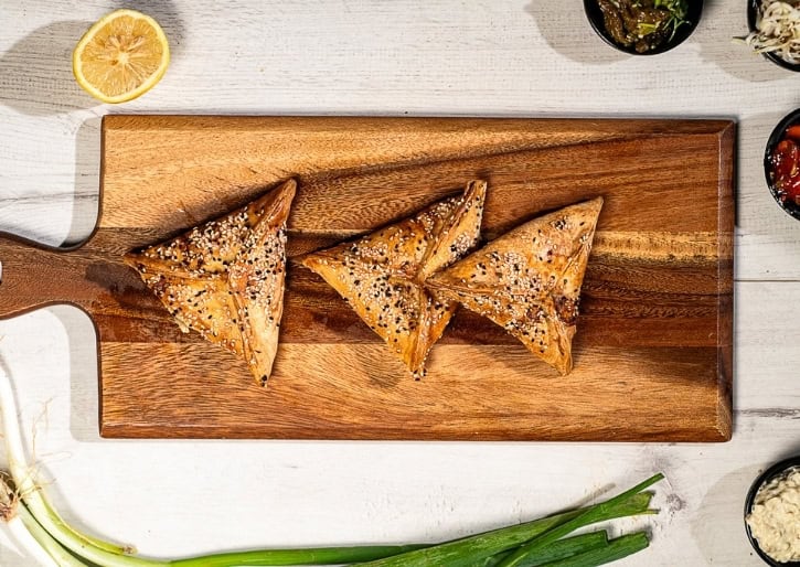 גוזגוזה קפוא במילוי בשר ובצל עשירים להכנה ביתית