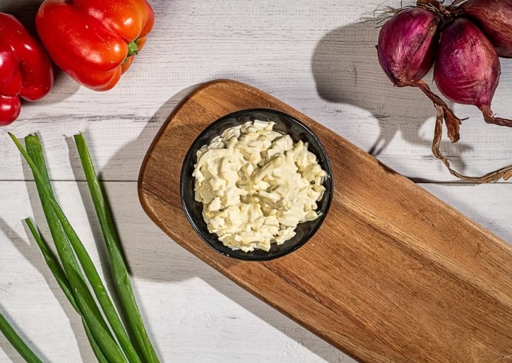 סלט ביצים קלאסי עם מיונז בטעמים ביתיים נפלאים