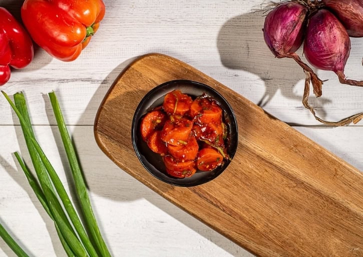 סלט גזר מרוקאי מסורתי פיקנטי עשיר בטעמים