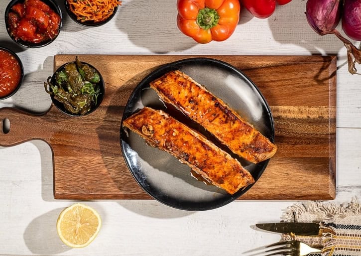 סלמון אפוי בתנור עם דבש עשיר בטעמים נפלאים