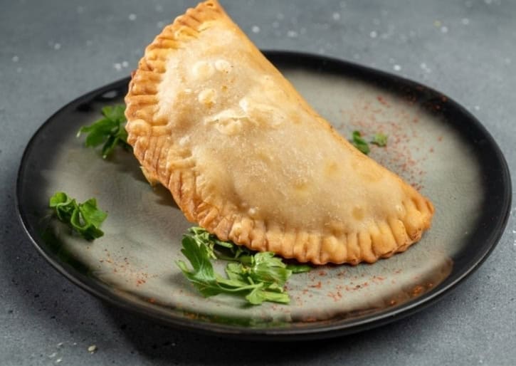 ציבורק קפוא מאפה בוכרי מטוגן במילוי עשיר של בצל ובשר משובח